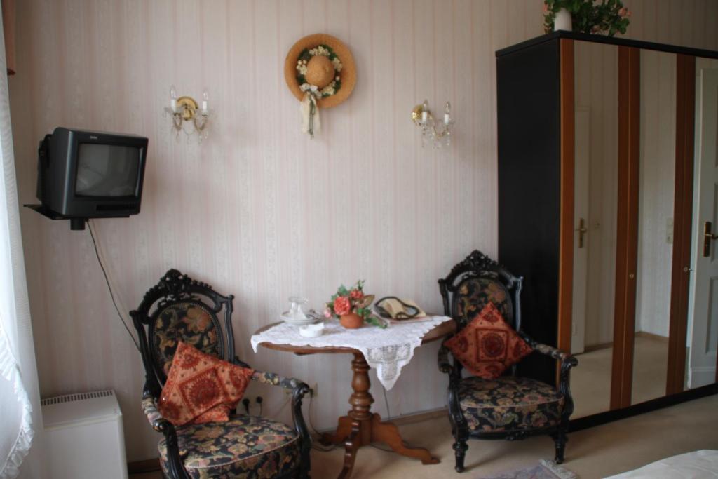 Hotel Villa Konigin Luise Бад-Пирмонт Номер фото
